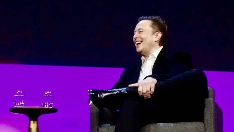 スペースX、BTCが11万ドルを下回り市場の動揺の中、281ビットコインを移動