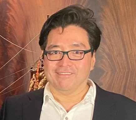 トム・リー氏、米中貿易摩擦の緩和でビットコインとイーサリアムが急騰